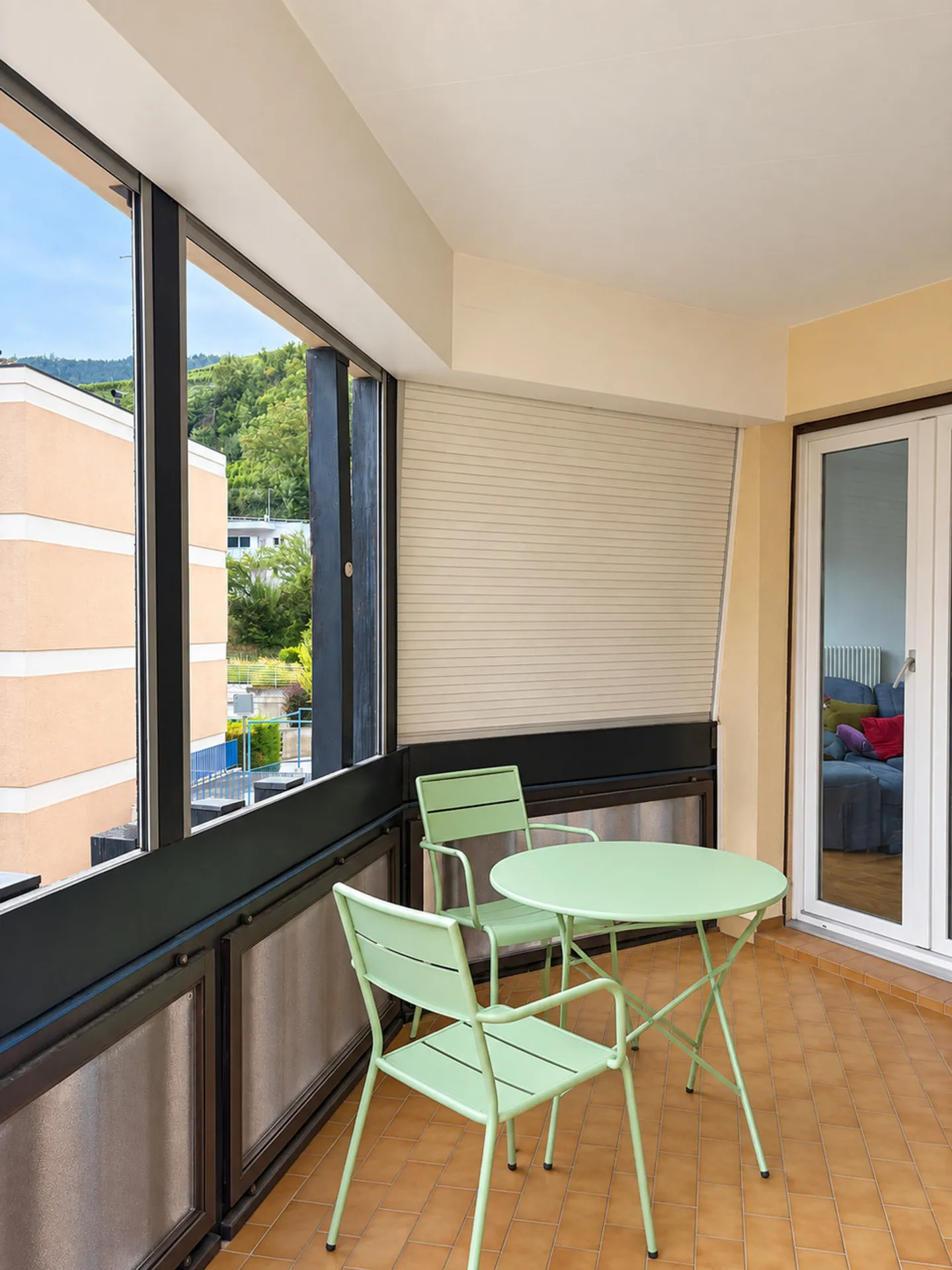 Beautiful 4.5-room apartment in the heights of Sierre - Photo 6 of 9