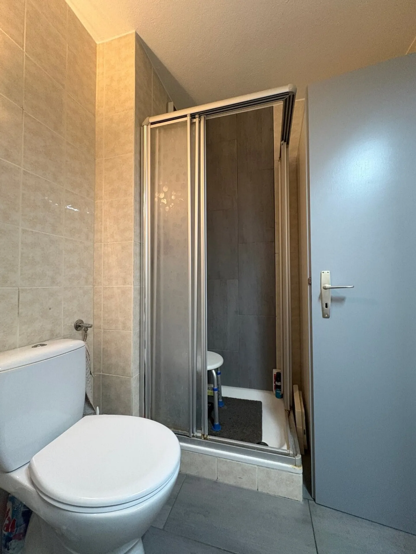 Beautiful 4.5-room apartment in the heights of Sierre - Photo 7 of 9