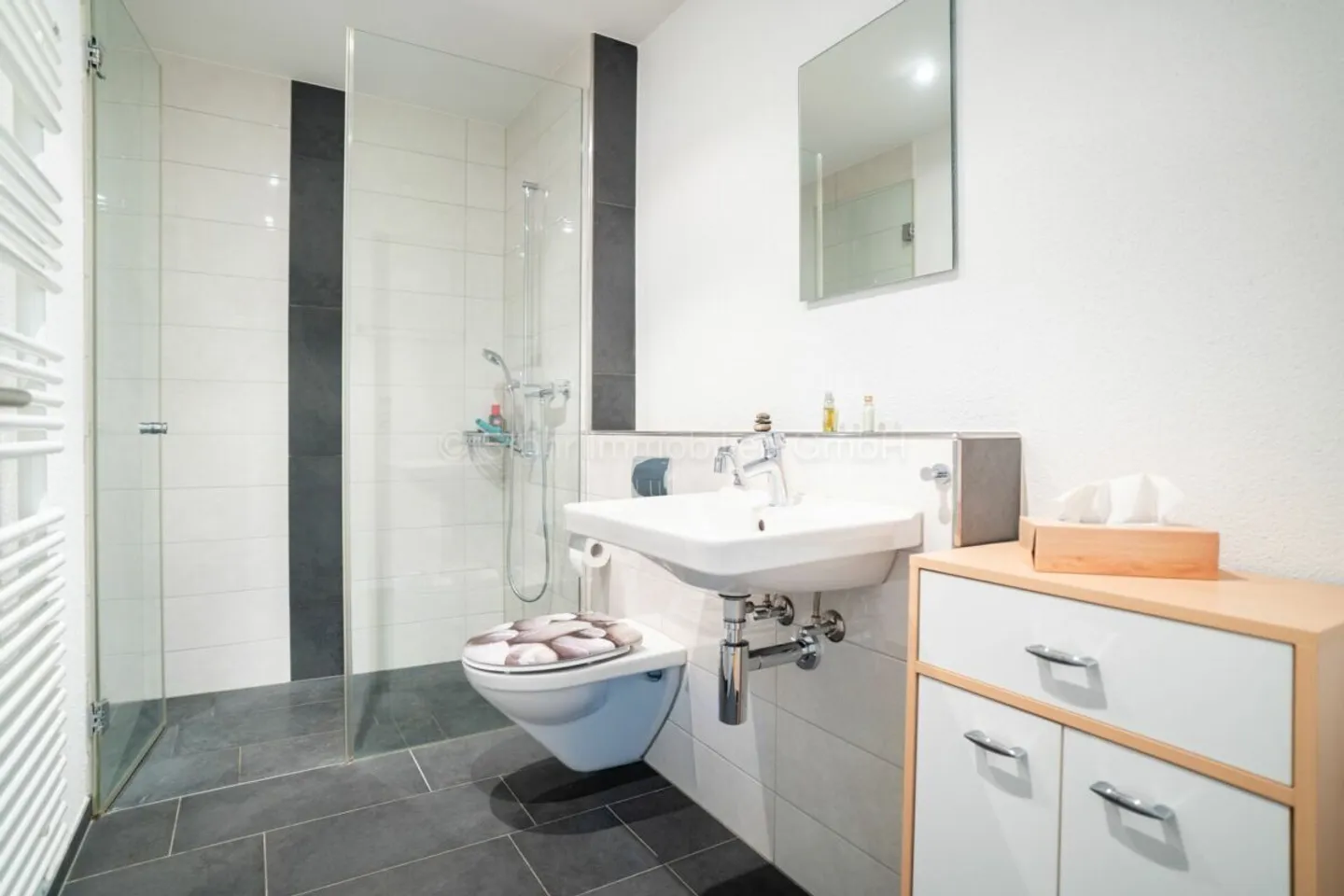 Vivere moderno con comfort - Appartamento 2.5 locali con loggia - Foto 7 di 18