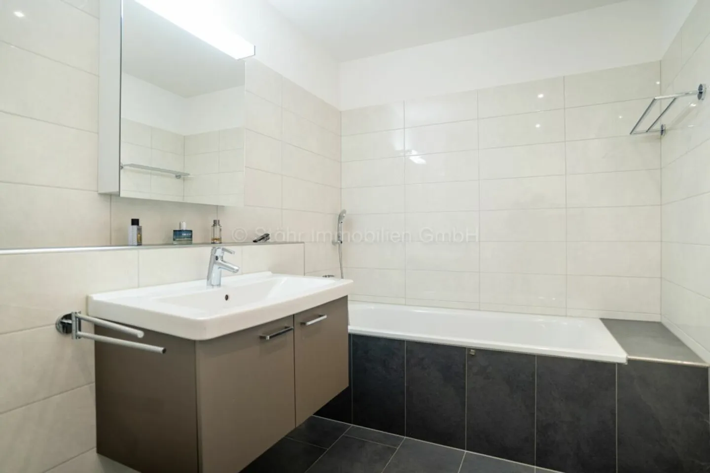 Vivere moderno con comfort - Appartamento 2.5 locali con loggia - Foto 10 di 18