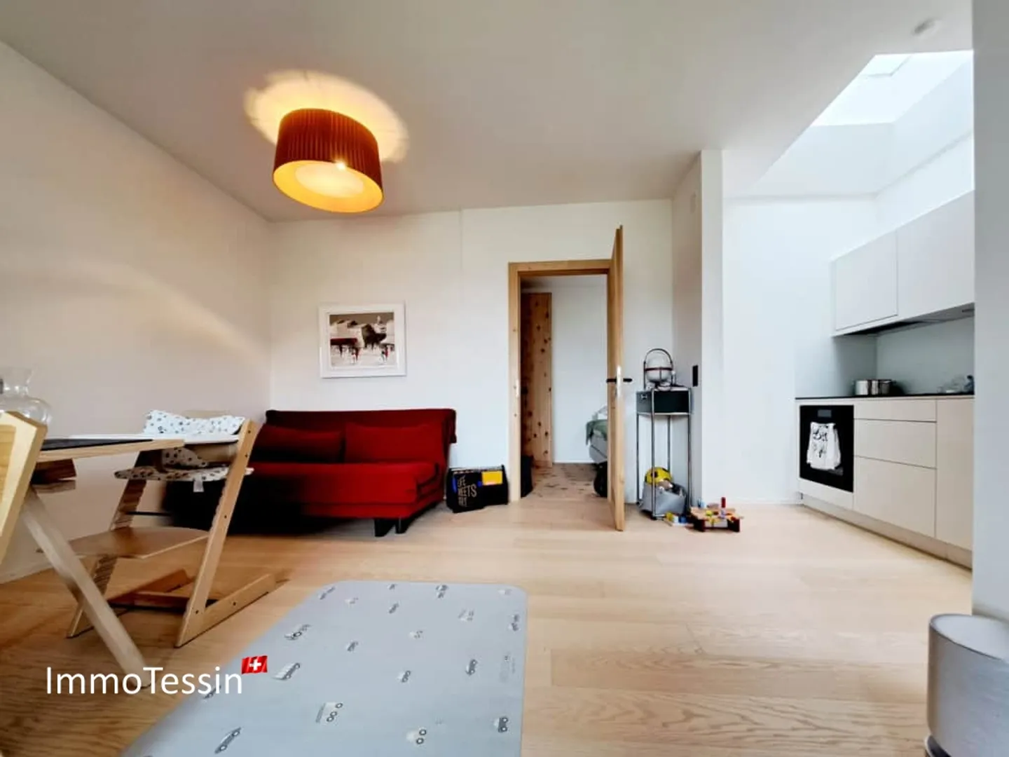 SECONDA RESIDENZA - Un'oasi esclusiva di tranquillità con giardino e terrazza e vista lago libera sul Lago di Lugano - Foto 9 di 13