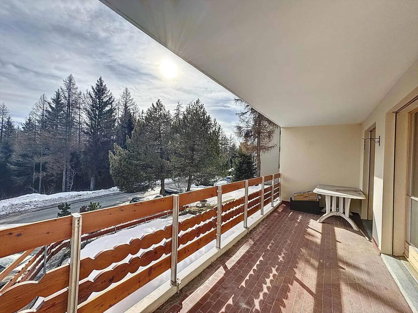 ESCLUSIVITÀ - APPARTAMENTO DI 3,5 LOCALI - Foto 3 di 10