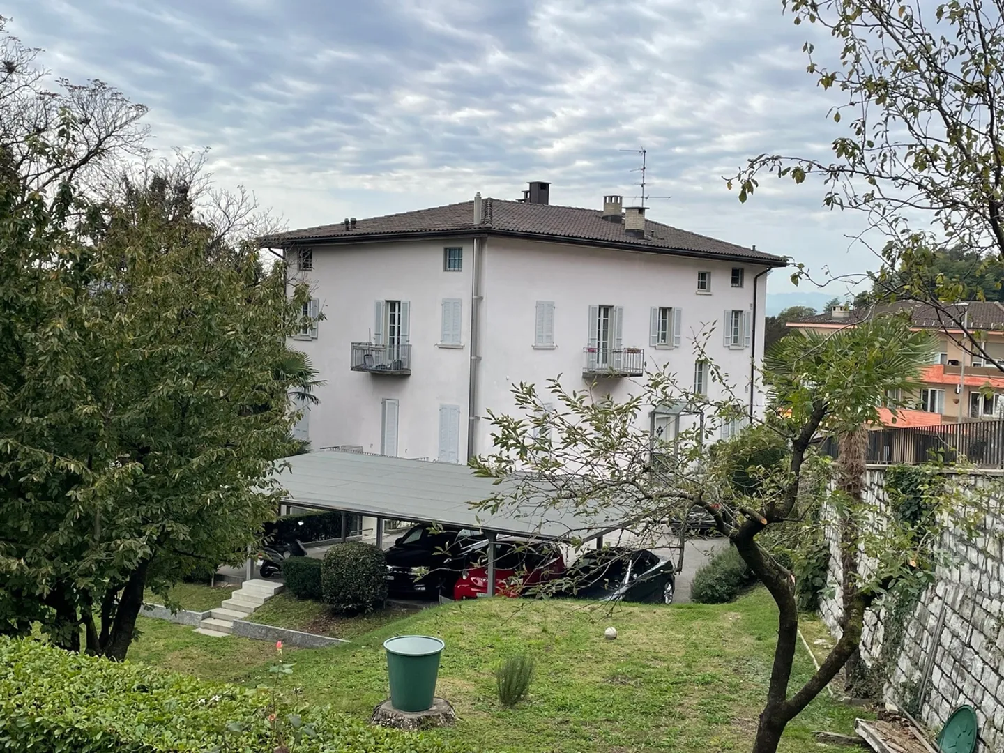 ANTICO E SIGNORILE PALAZZO - ANTIKES UND ELEGANTES HAUS - Foto 1 di 14