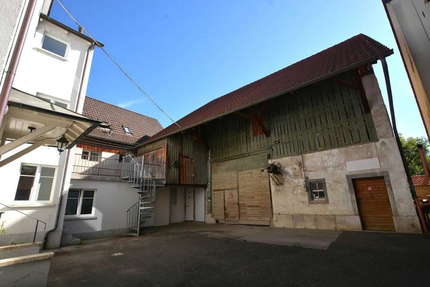 Terrain constructible de 539 m2 avec maison individuelle existante dans la zone centrale d'Etti... - Photo 5 sur 13