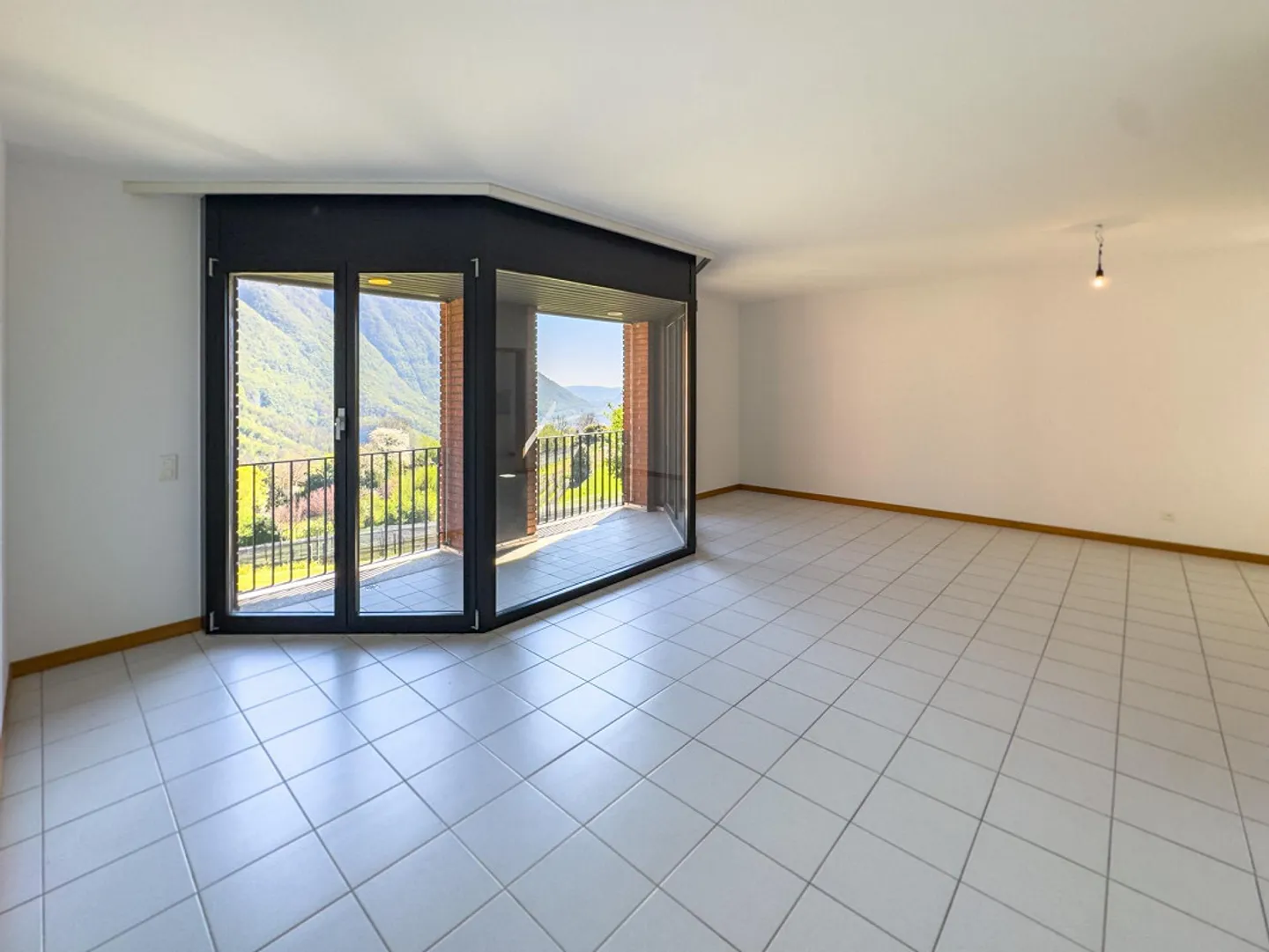 4.5-room apartment in Rovio surrounded by greenery - Photo 1 of 11