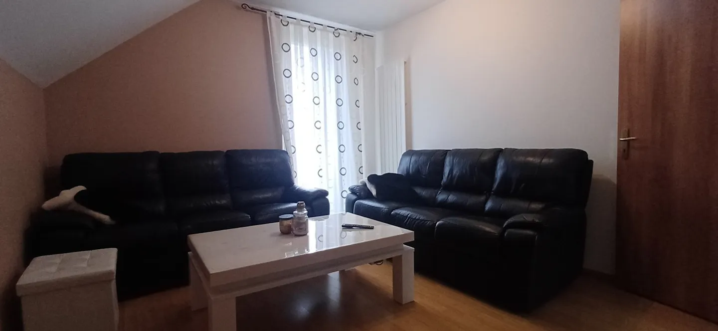 Payerne. 35 minuti da Epalinges. Quartiere residenziale individuale con 2 appartamenti, 5,5+3,5 - Foto 10 di 11