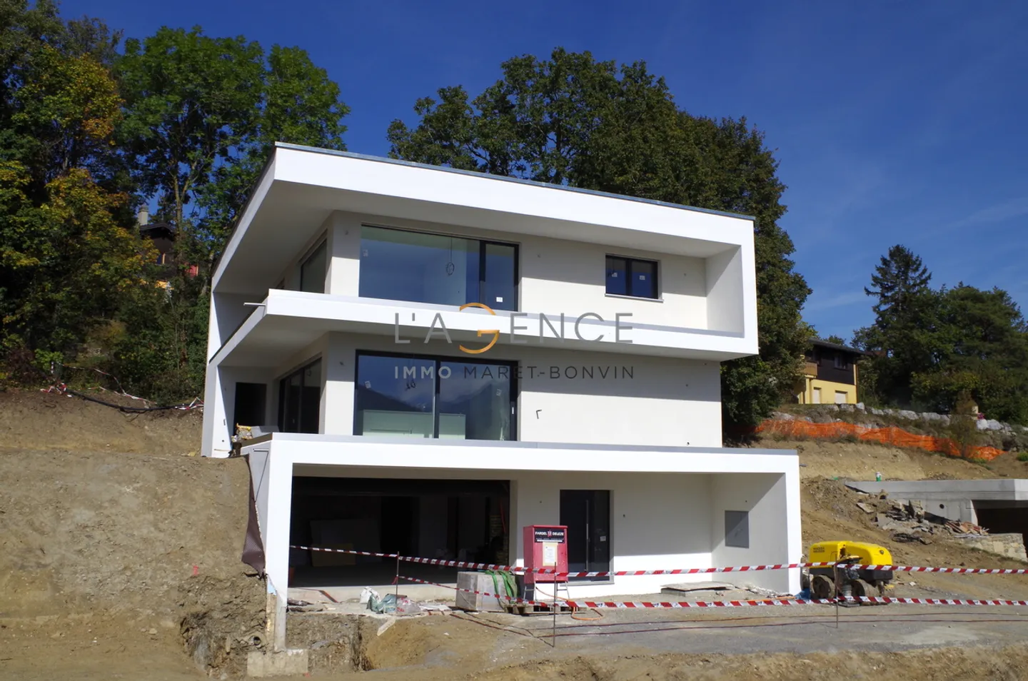 VILLA CONTEMPORAINE DE 274 M2 - Photo 4 sur 8