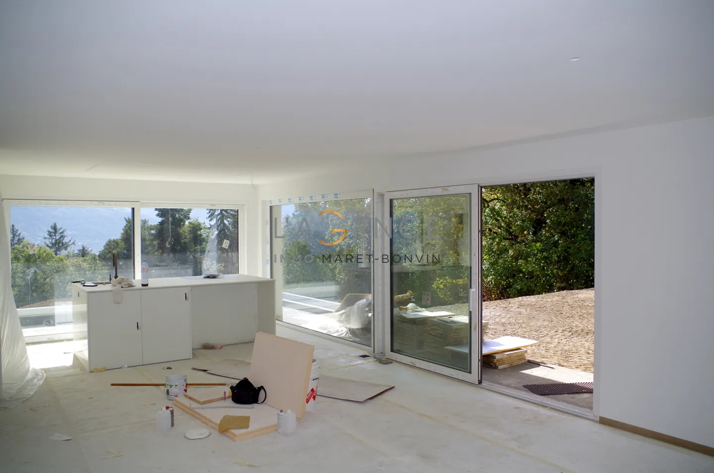 VILLA CONTEMPORAINE DE 274 M2 - Photo 6 sur 8