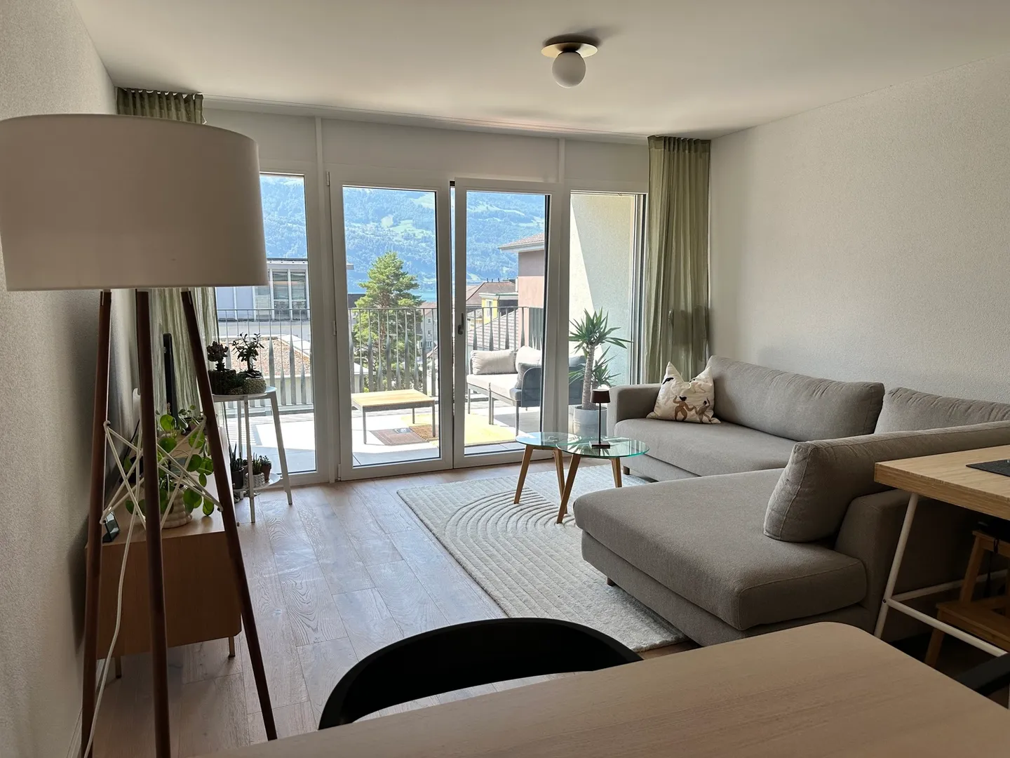 Modernes Apartment mit Bergblick - Foto 1 von 7