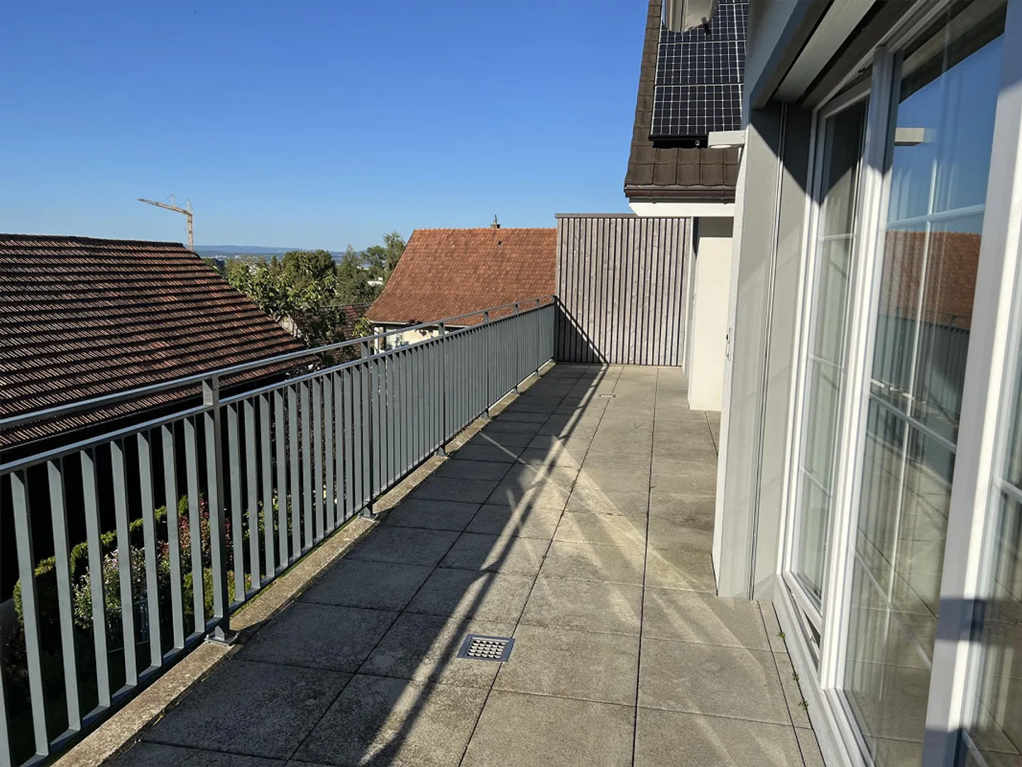 Appartamento moderno di 4,5 stanze in uno standard di alta qualità - Foto 2 di 11