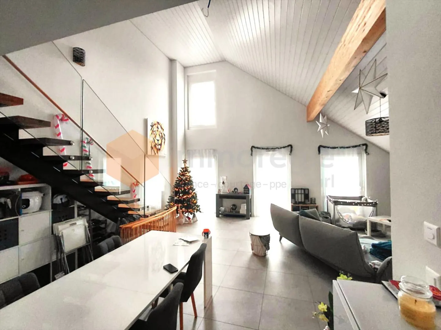 Magnifique maison jumelée avec 4,5 pièces au cœur du village - Photo 1 sur 7