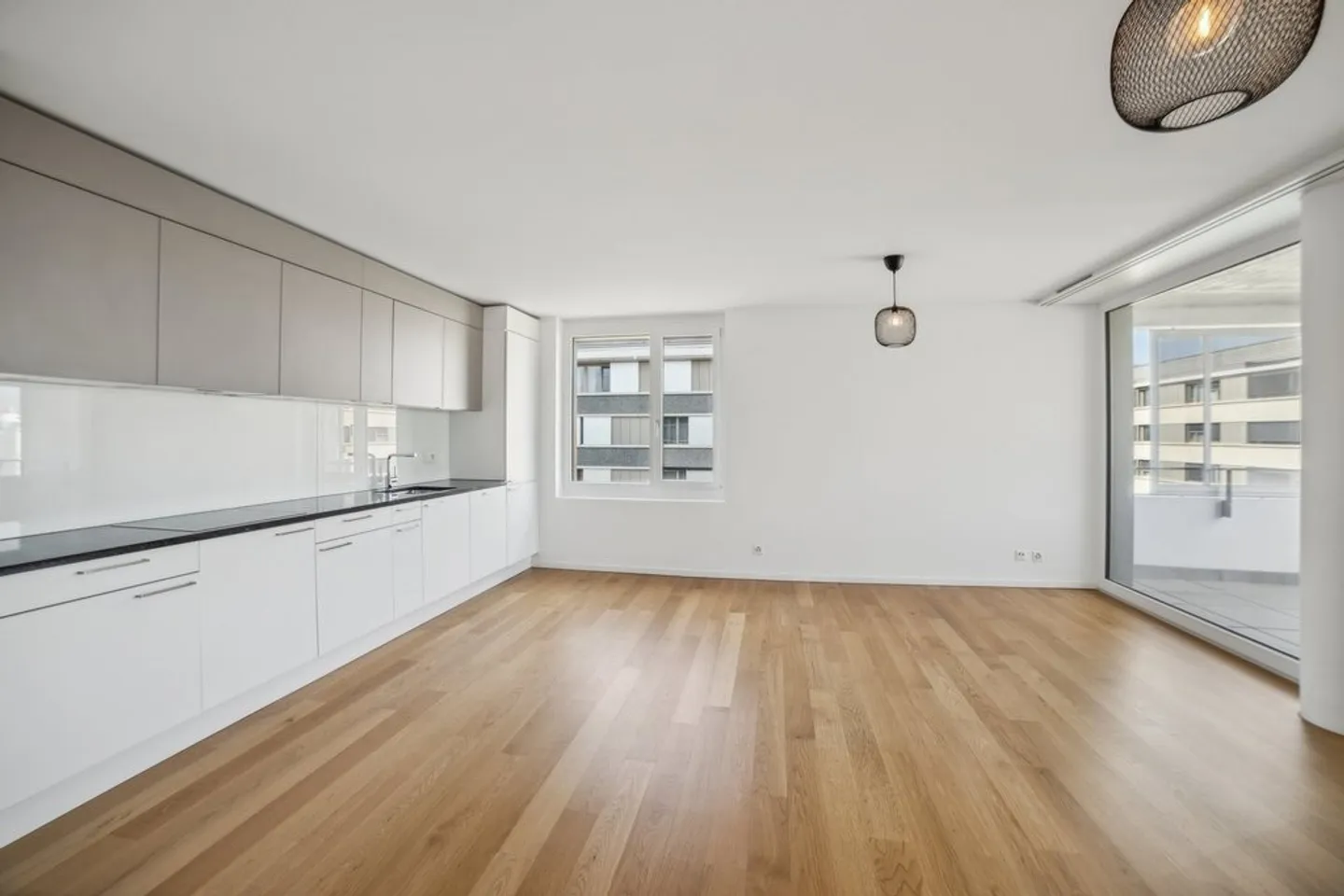 Are you looking for an apartment that is comfortable to live in, with parking? - Photo 5 of 12