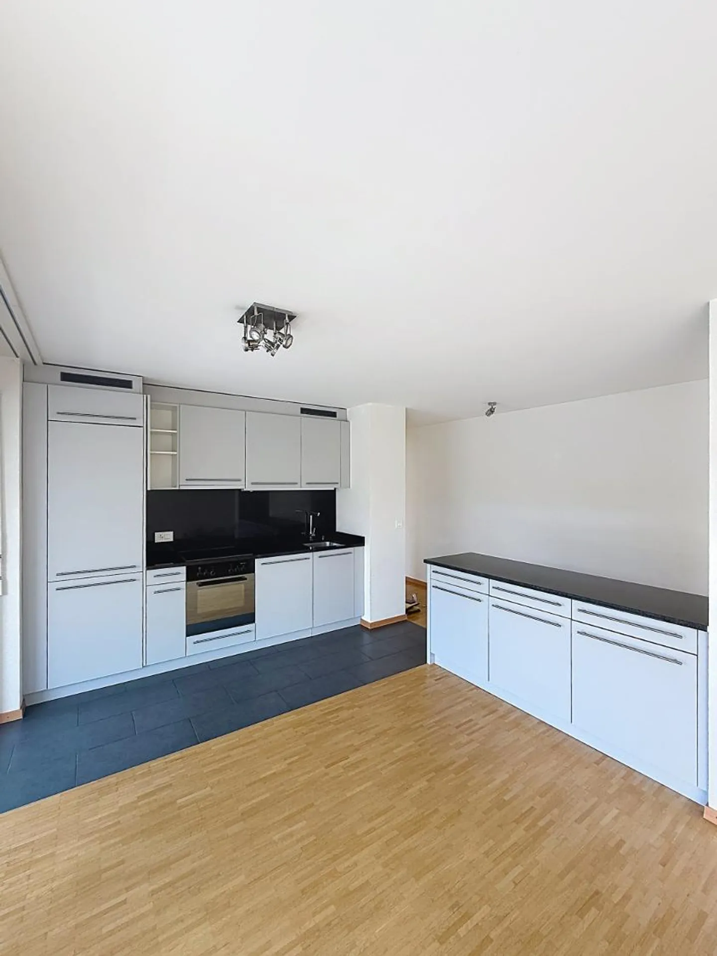 2.5 room apartment - Photo 3 of 10