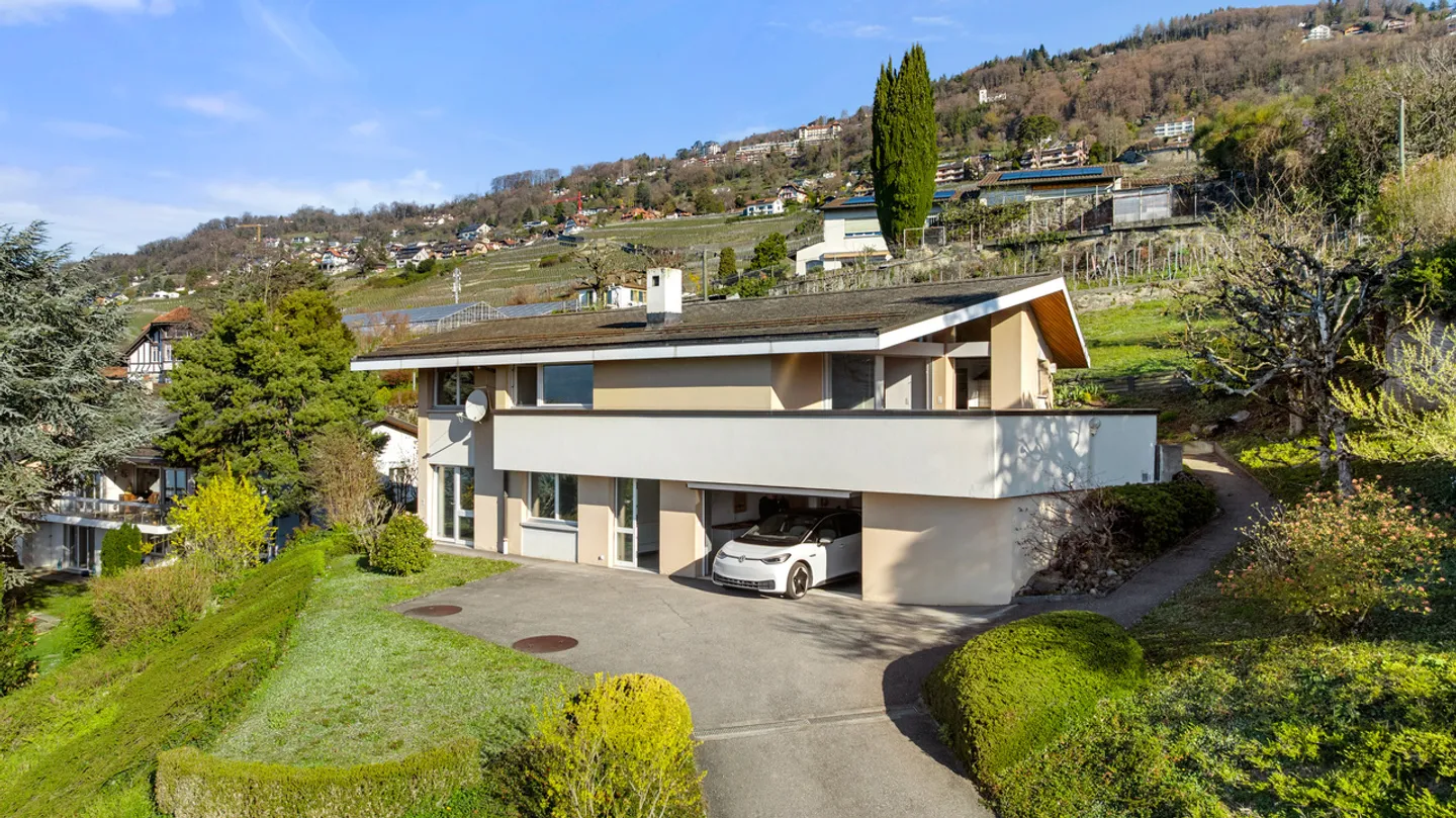 Einzigartige Villa mit Panoramablick auf den See - Foto 1 von 24