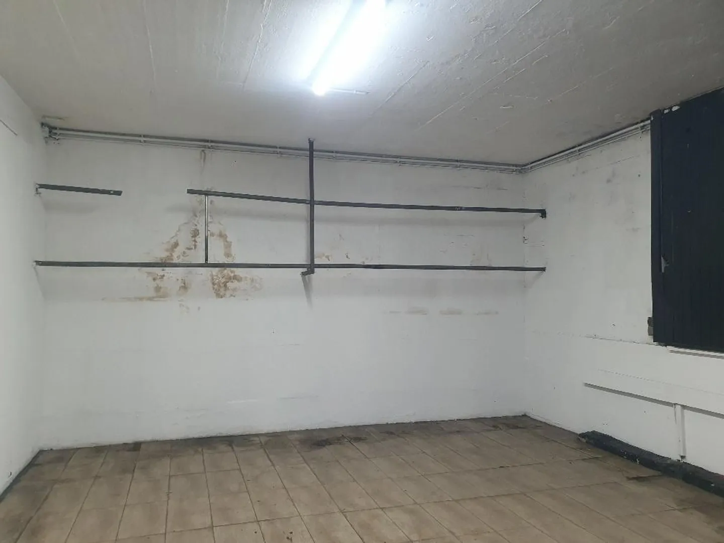 Laboratorio artigianale con parcheggio - Foto 2 di 3