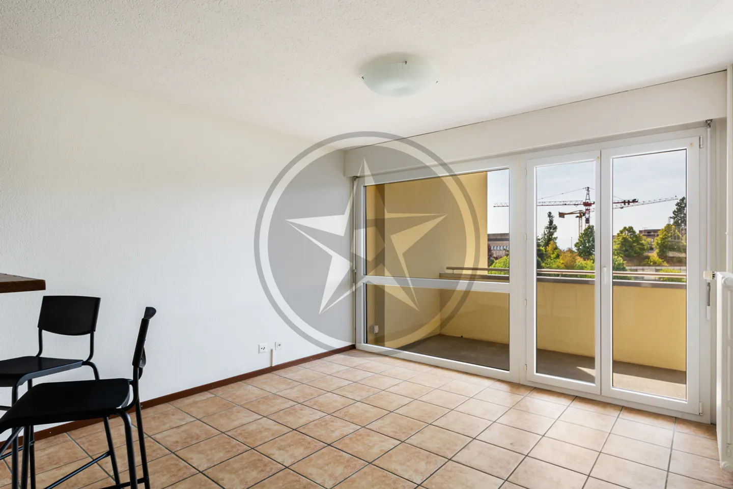 Appartement Charmant avec Vue Lac - Photo 3 sur 13