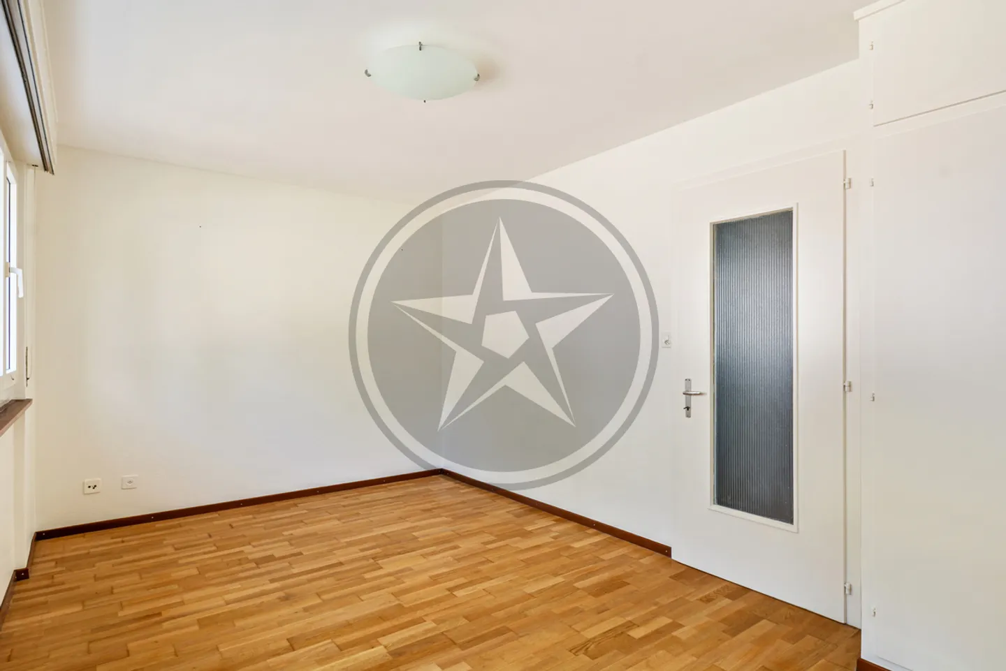 Appartement Charmant avec Vue Lac - Photo 8 sur 13