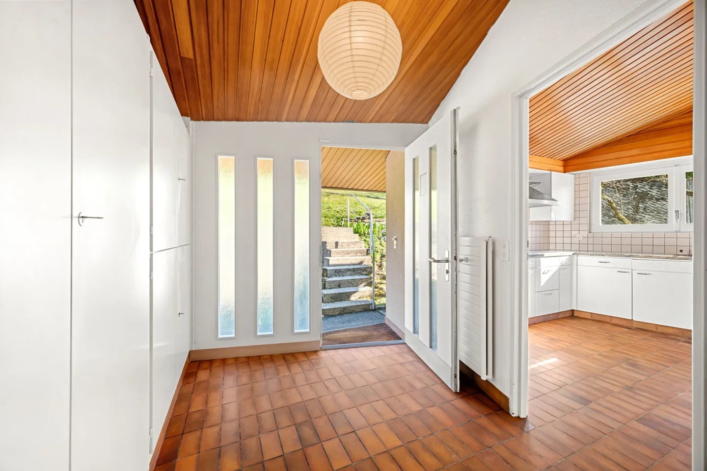 Einzigartige Villa mit Panoramablick auf den See - Foto 16 von 24