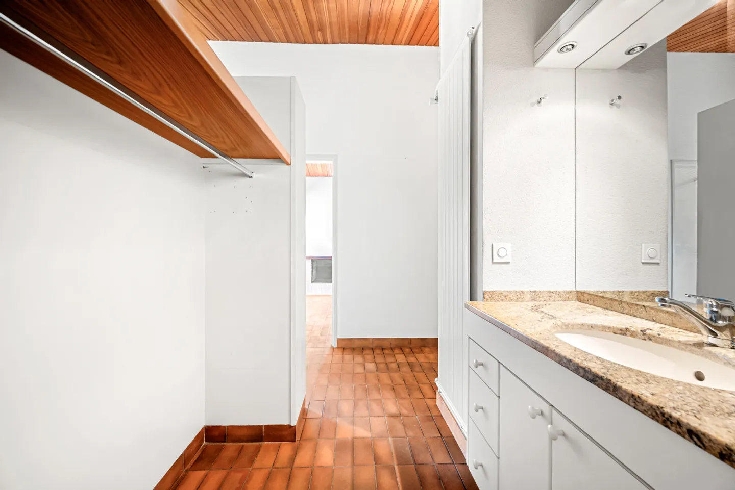 Einzigartige Villa mit Panoramablick auf den See - Foto 17 von 24