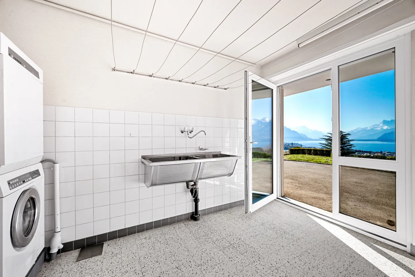 Einzigartige Villa mit Panoramablick auf den See - Foto 23 von 24