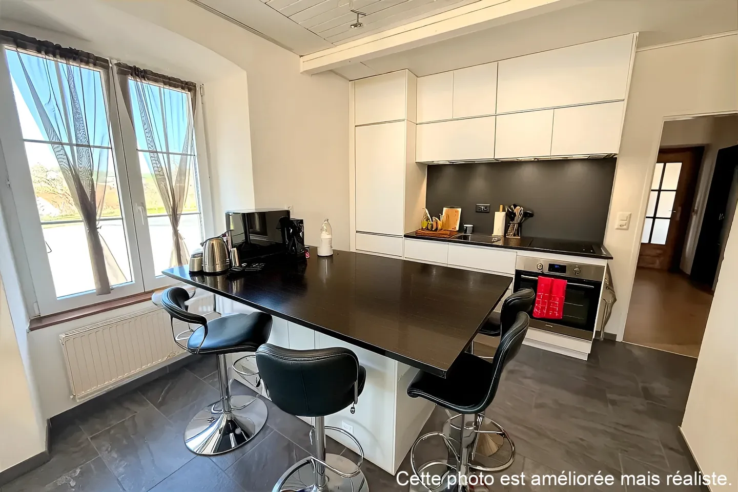 Charming Townhouse with Terrace - Photo 5 of 26