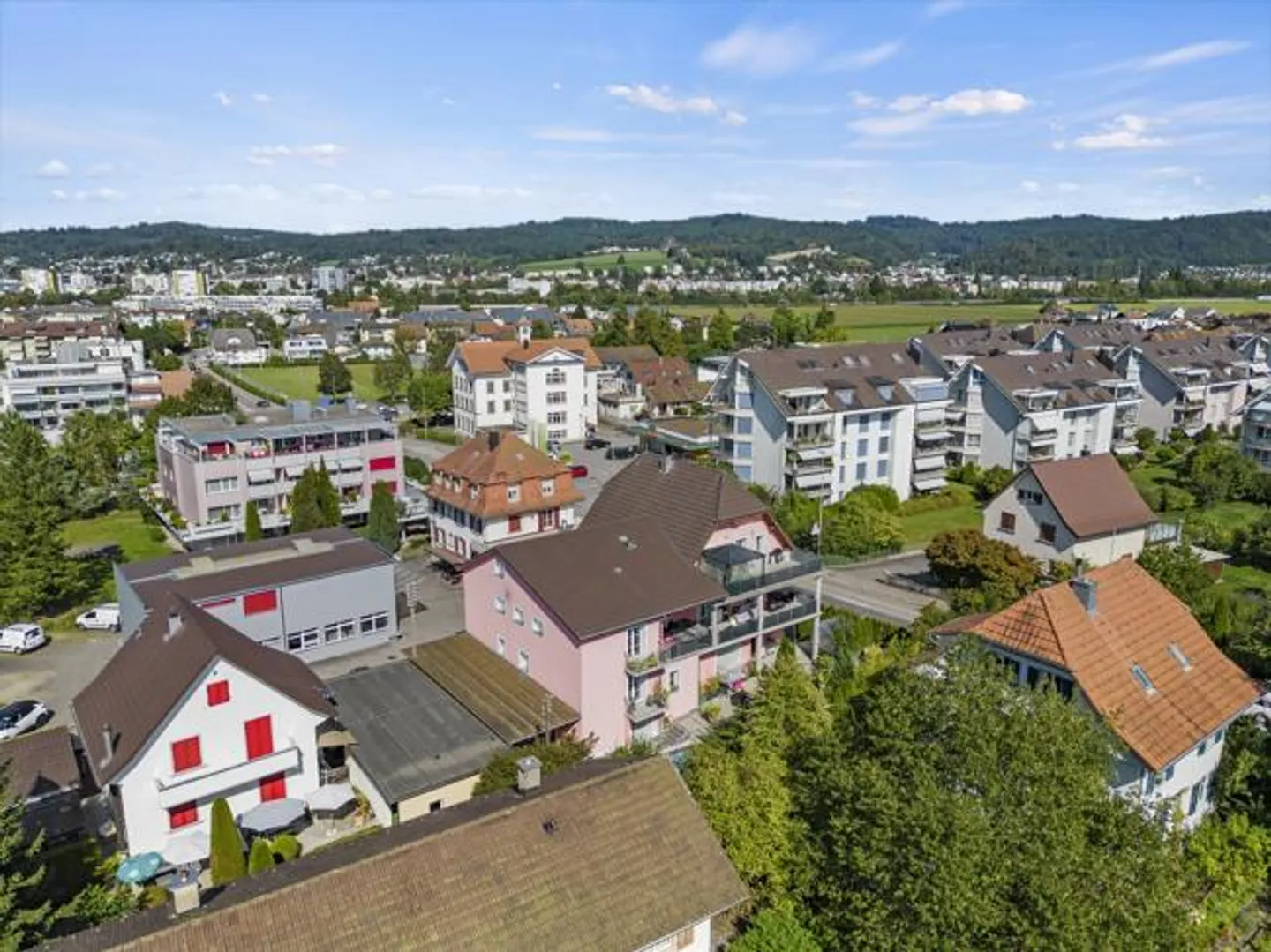 Edificio residenziale ristrutturato con 6 unità - Foto 3 di 16