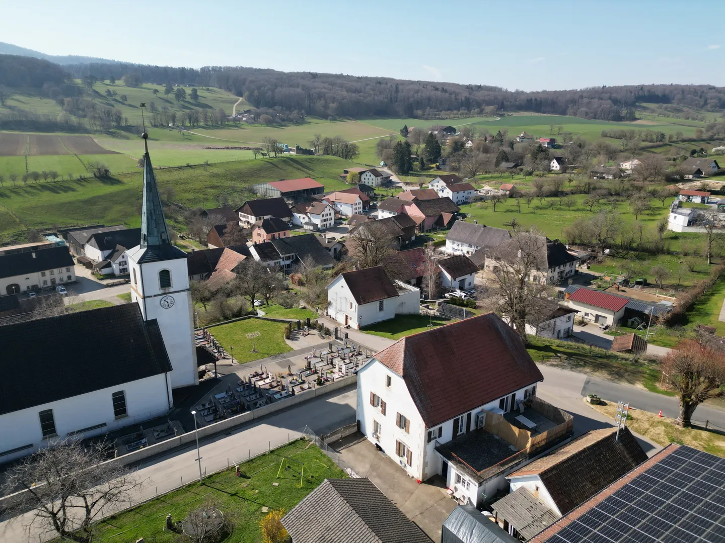 Charming Townhouse with Terrace - Photo 24 of 26