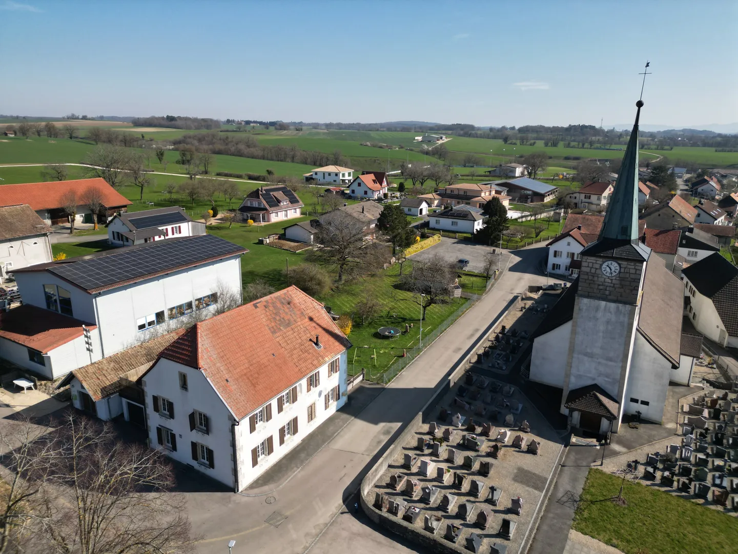 Charming Townhouse with Terrace - Photo 25 of 26