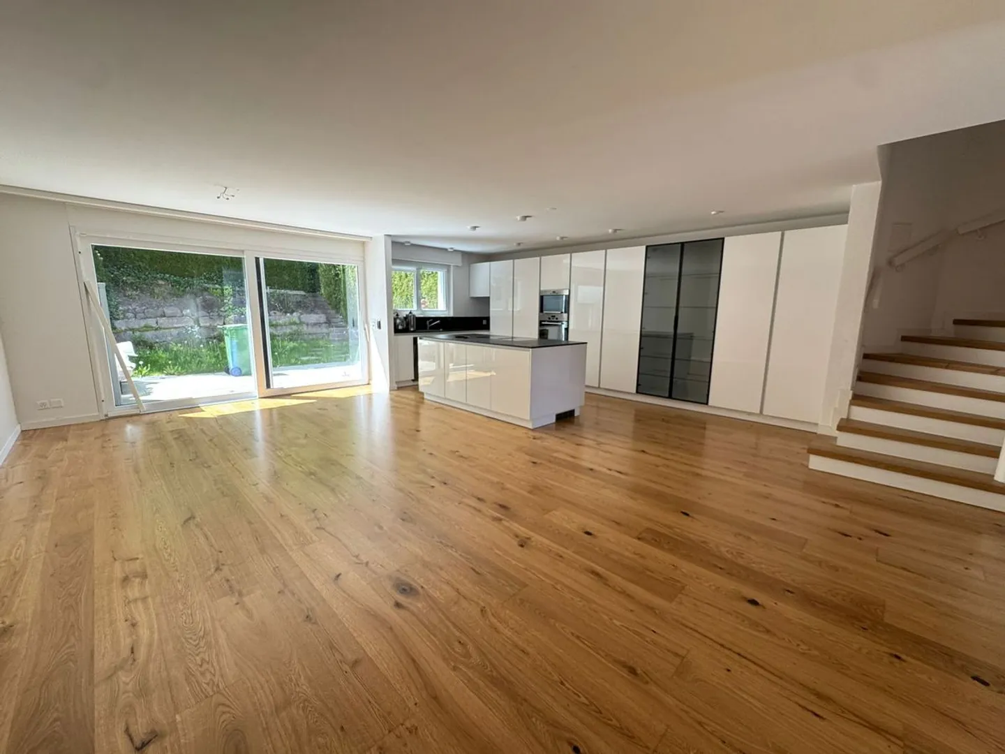 L'ÉLÉGANCE RENCONTRE LE CONFORT DE VIE - MAISON EXCLUSIVE AVEC JARDIN PRIVÉ - Photo 1 sur 13