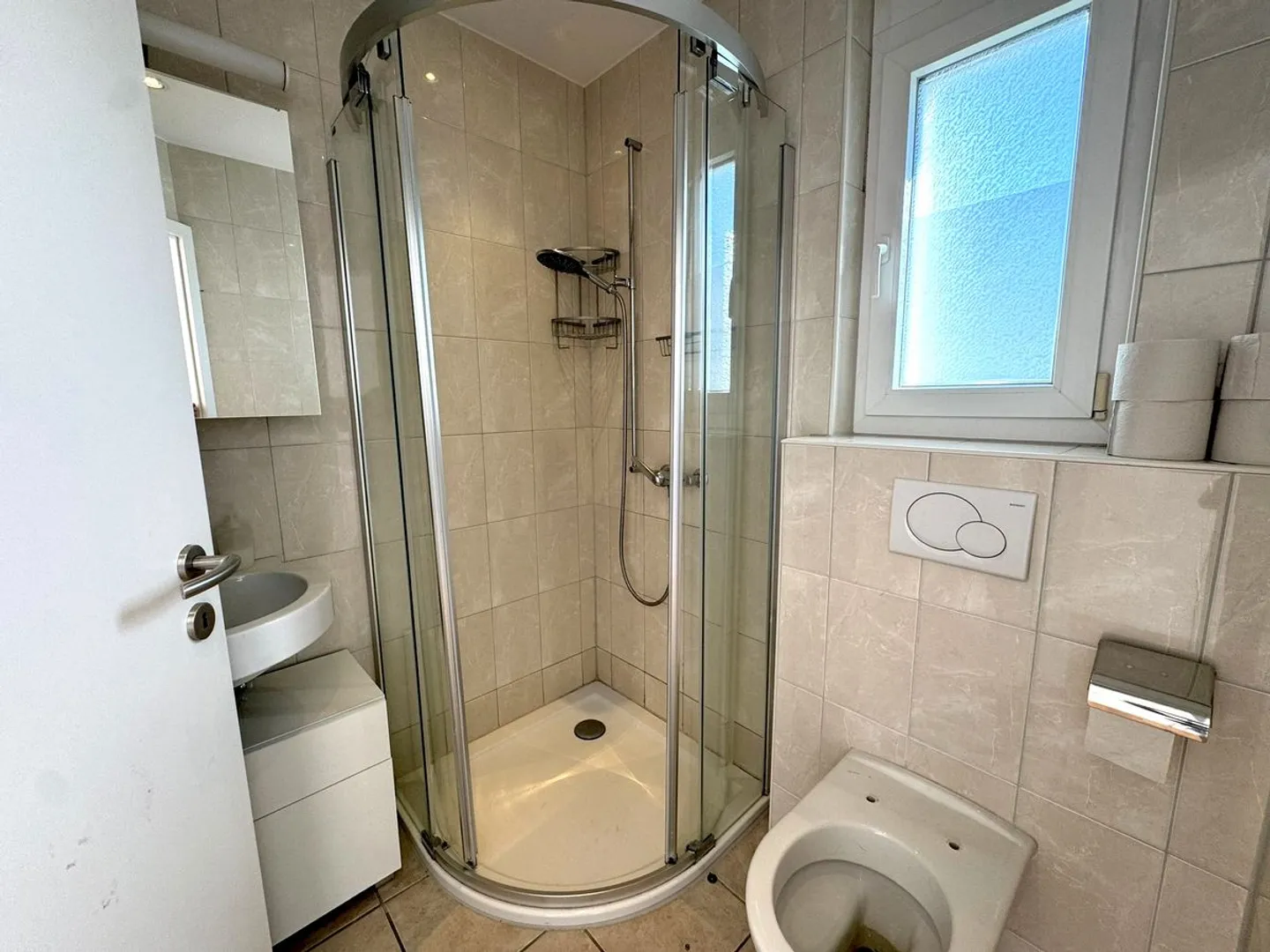L'ÉLÉGANCE RENCONTRE LE CONFORT DE VIE - MAISON EXCLUSIVE AVEC JARDIN PRIVÉ - Photo 8 sur 13