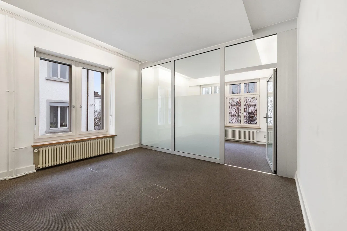 Sede commerciale completamente attrezzata per uso esclusivo direttamente alla stazione di Enge - Foto 6 di 12