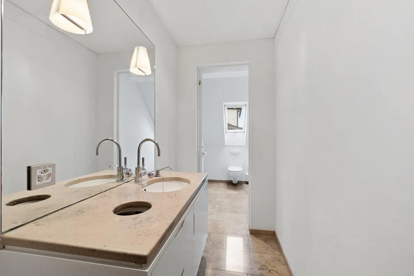 Sede commerciale completamente attrezzata per uso esclusivo direttamente alla stazione di Enge - Foto 10 di 12