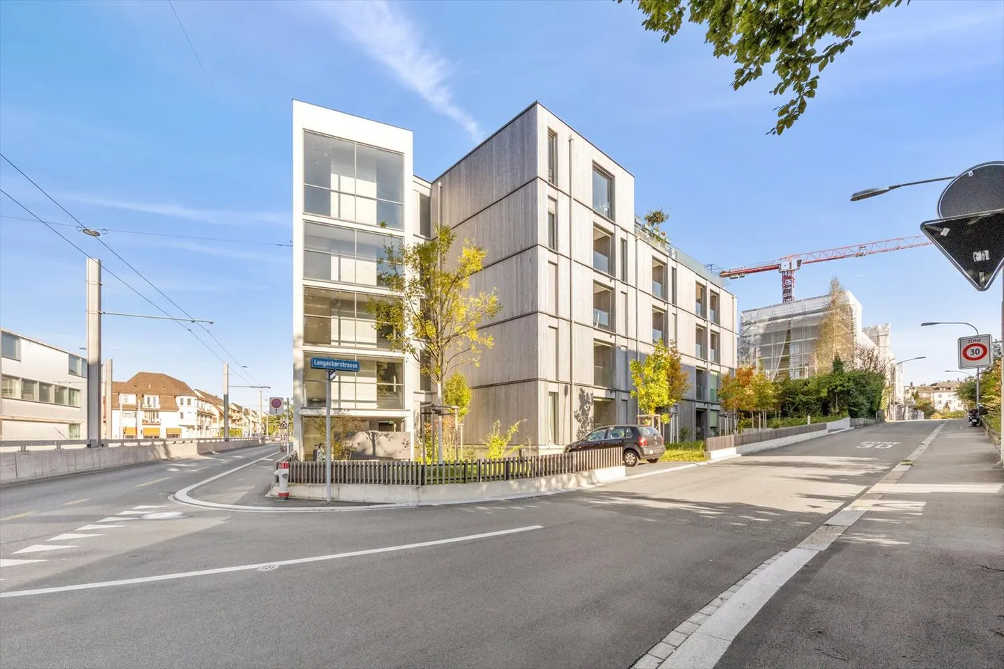 Modern penthouse apartment with character in urban district 6 - Photo 1 of 11