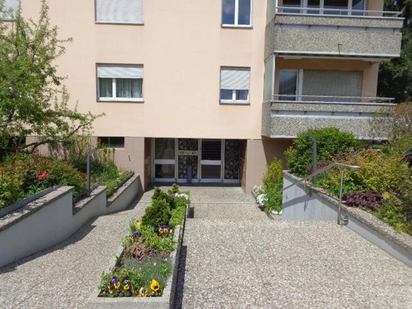 APPARTAMENTO PENTHOUSE 5 1/2 STANZE SOLEGGIATO E PANORAMICO IN AFFITTO - Foto 3 di 13