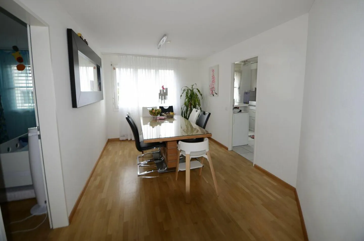 Appartement confortable de 4,5 pièces avec coin jardin privé - Photo 5 sur 11