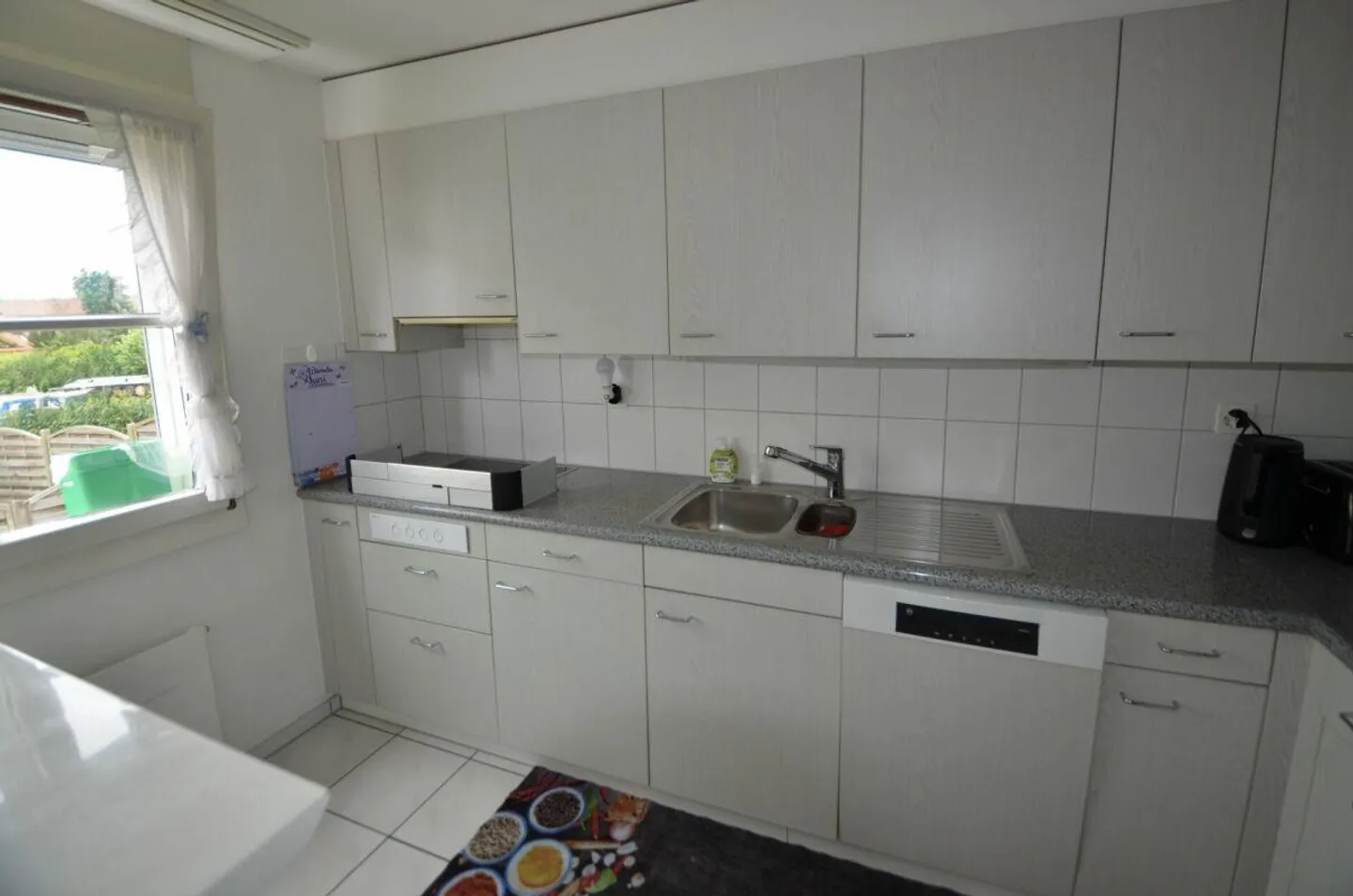 Appartement confortable de 4,5 pièces avec coin jardin privé - Photo 6 sur 11