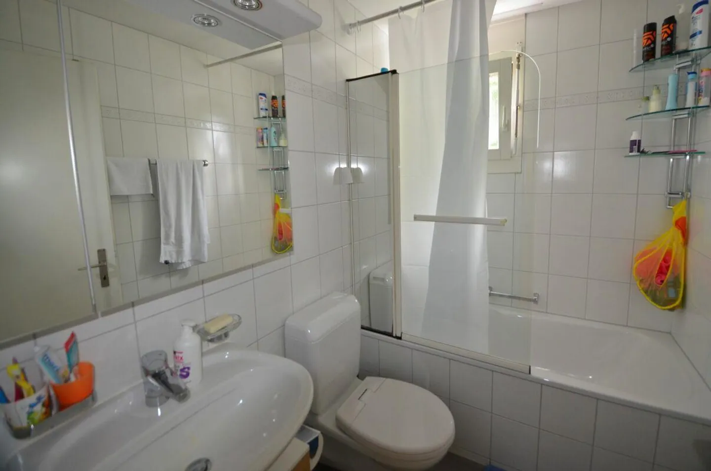 Appartement confortable de 4,5 pièces avec coin jardin privé - Photo 7 sur 11
