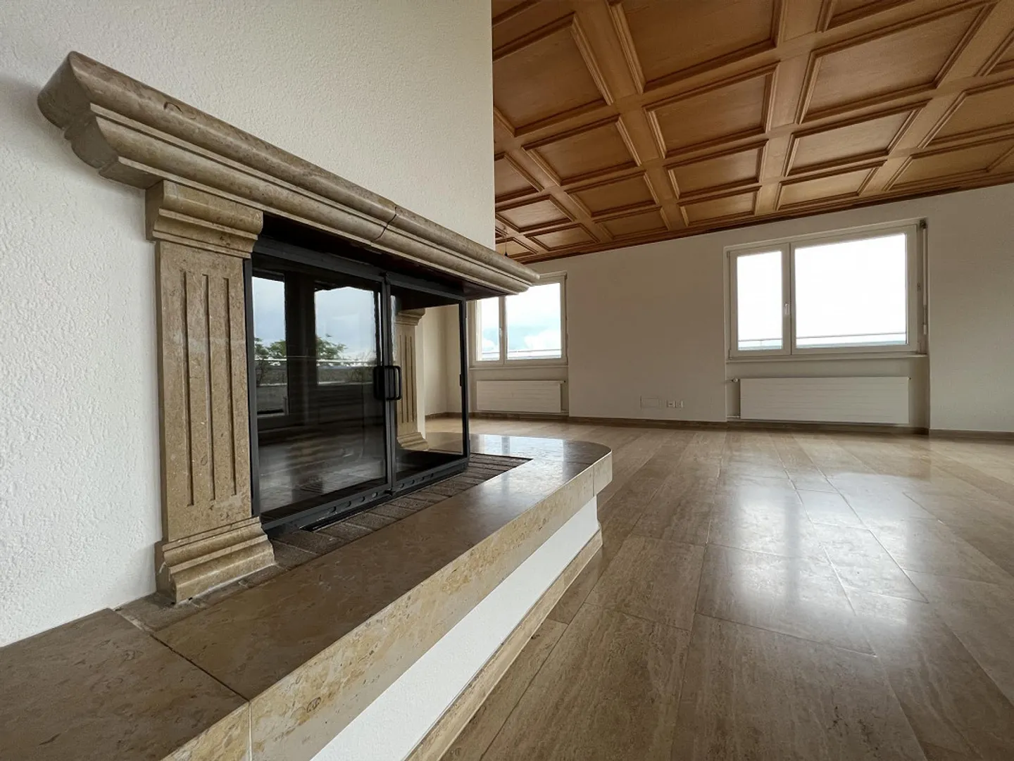 APPARTAMENTO PENTHOUSE 5 1/2 STANZE SOLEGGIATO E PANORAMICO IN AFFITTO - Foto 6 di 13