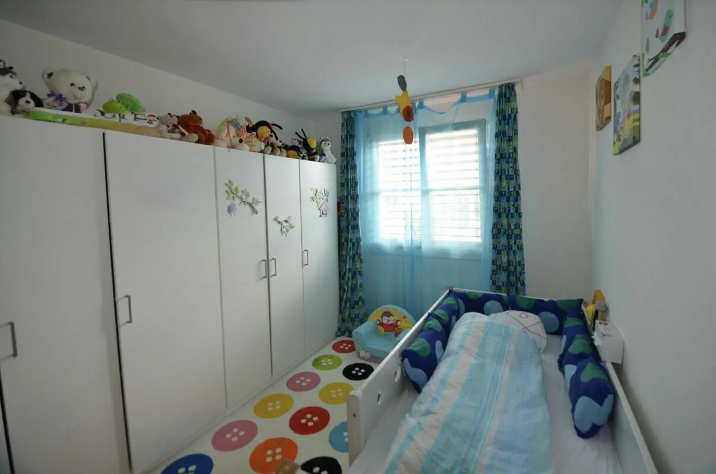 Appartement confortable de 4,5 pièces avec coin jardin privé - Photo 9 sur 11
