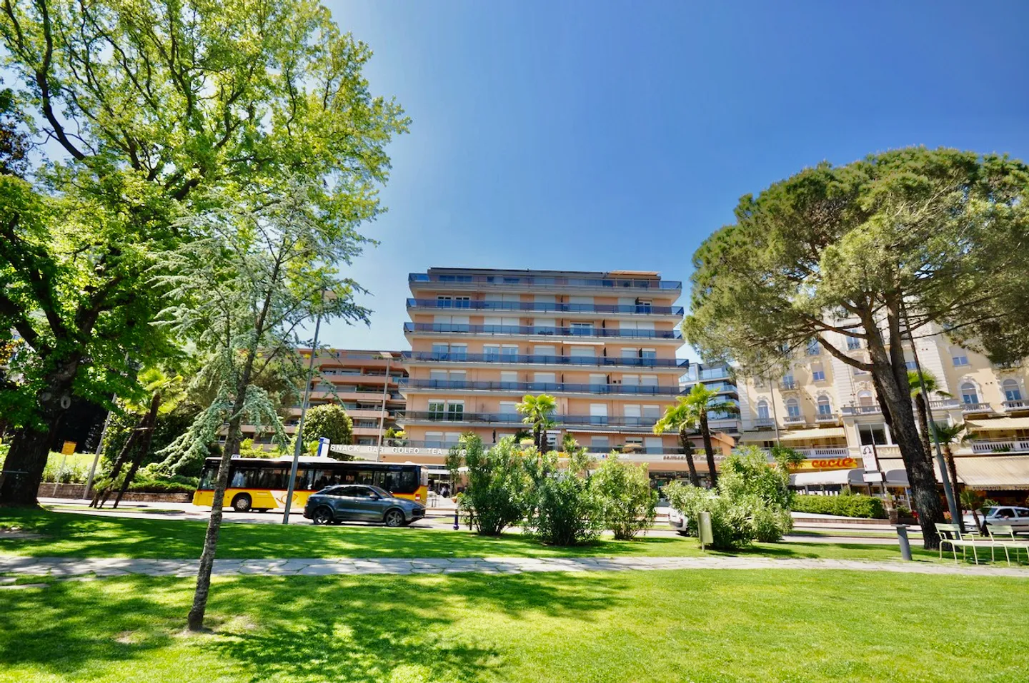 Appartement de luxe avec vue sur le lac de Lugano en première ligne à Paradiso - Photo 1 sur 12