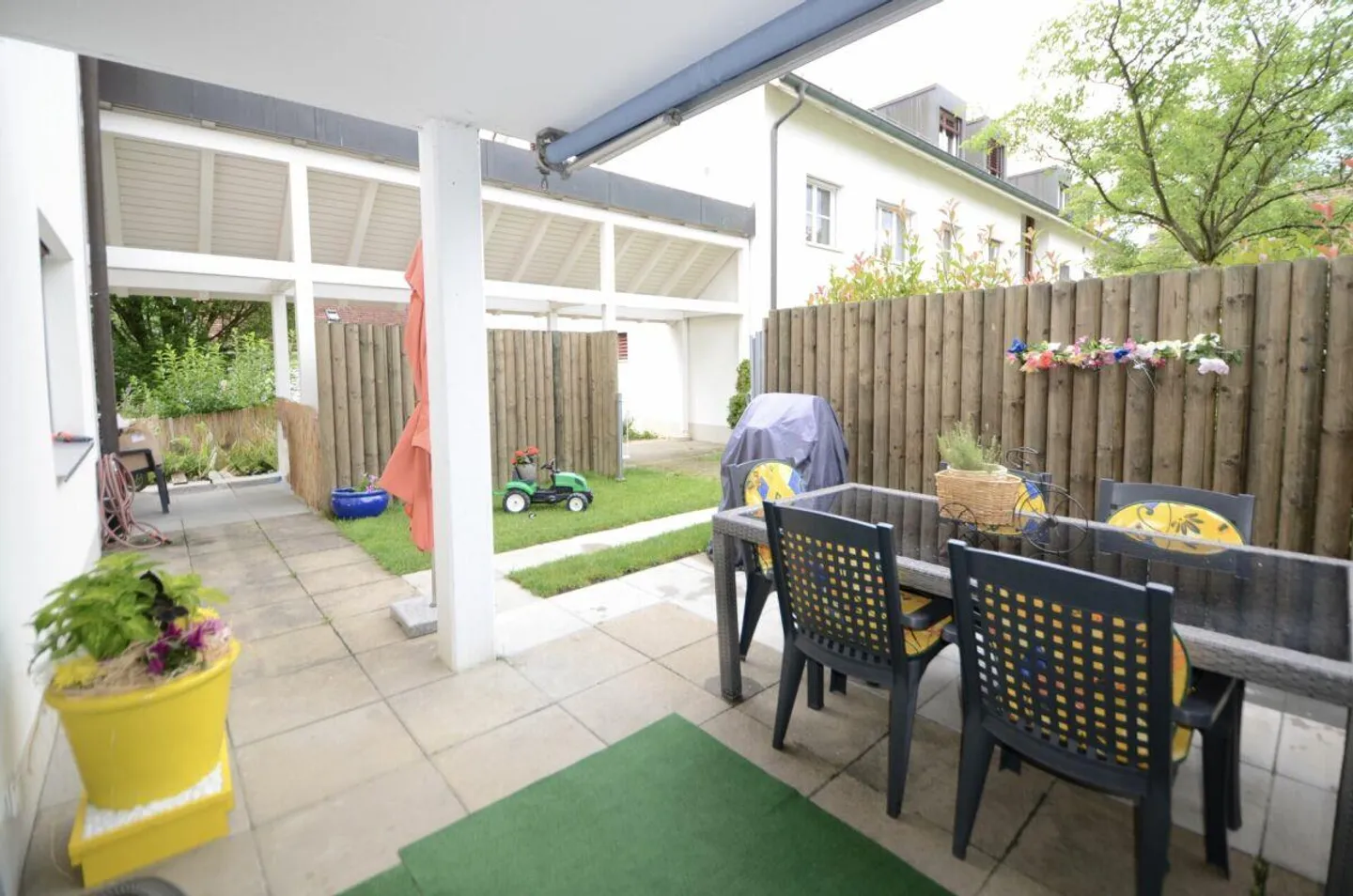 Appartement confortable de 4,5 pièces avec coin jardin privé - Photo 3 sur 11