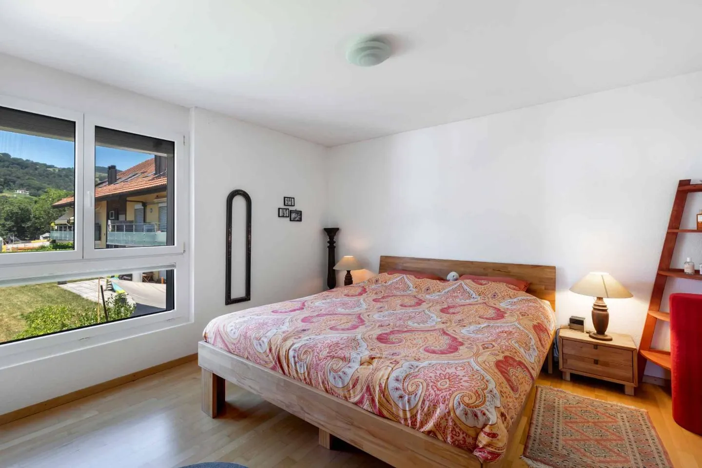 Appartement spacieux de 4,5 pièces dans un environnement calme et verdoyant - Photo 7 sur 11