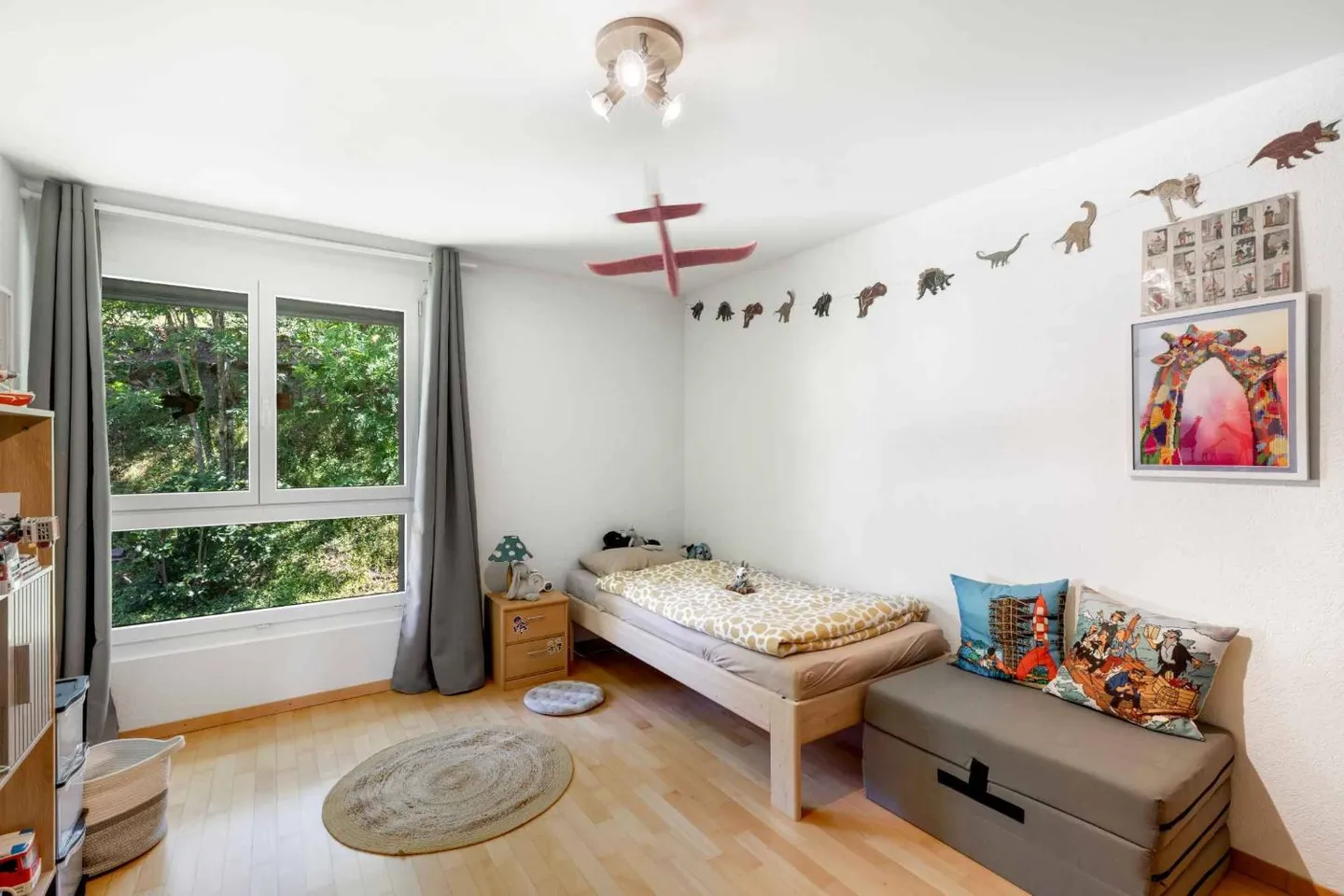 Appartement spacieux de 4,5 pièces dans un environnement calme et verdoyant - Photo 8 sur 11
