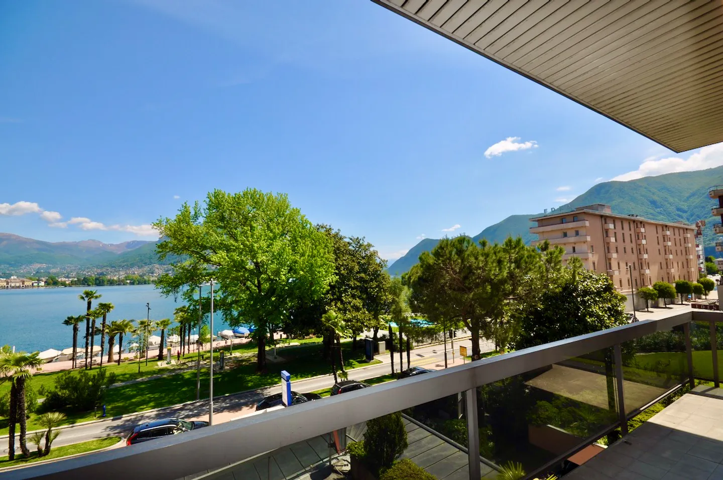 Appartement de luxe avec vue sur le lac de Lugano en première ligne à Paradiso - Photo 4 sur 12