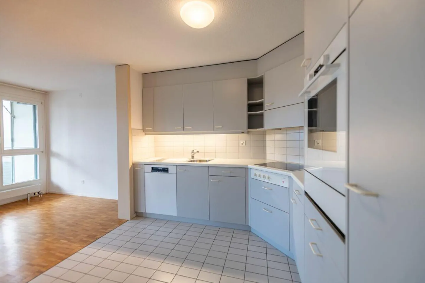 Charming 2.5-room apartment with cozy veranda - Photo 5 of 16