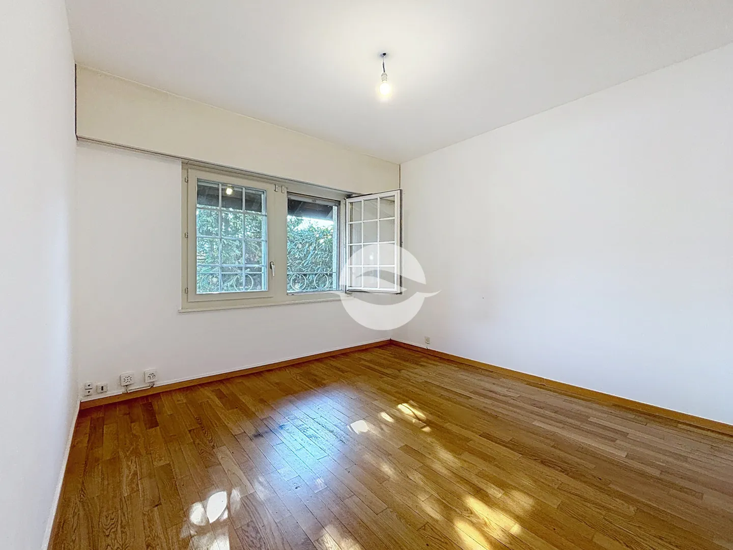 Luxusvilla am See - Foto 11 von 15