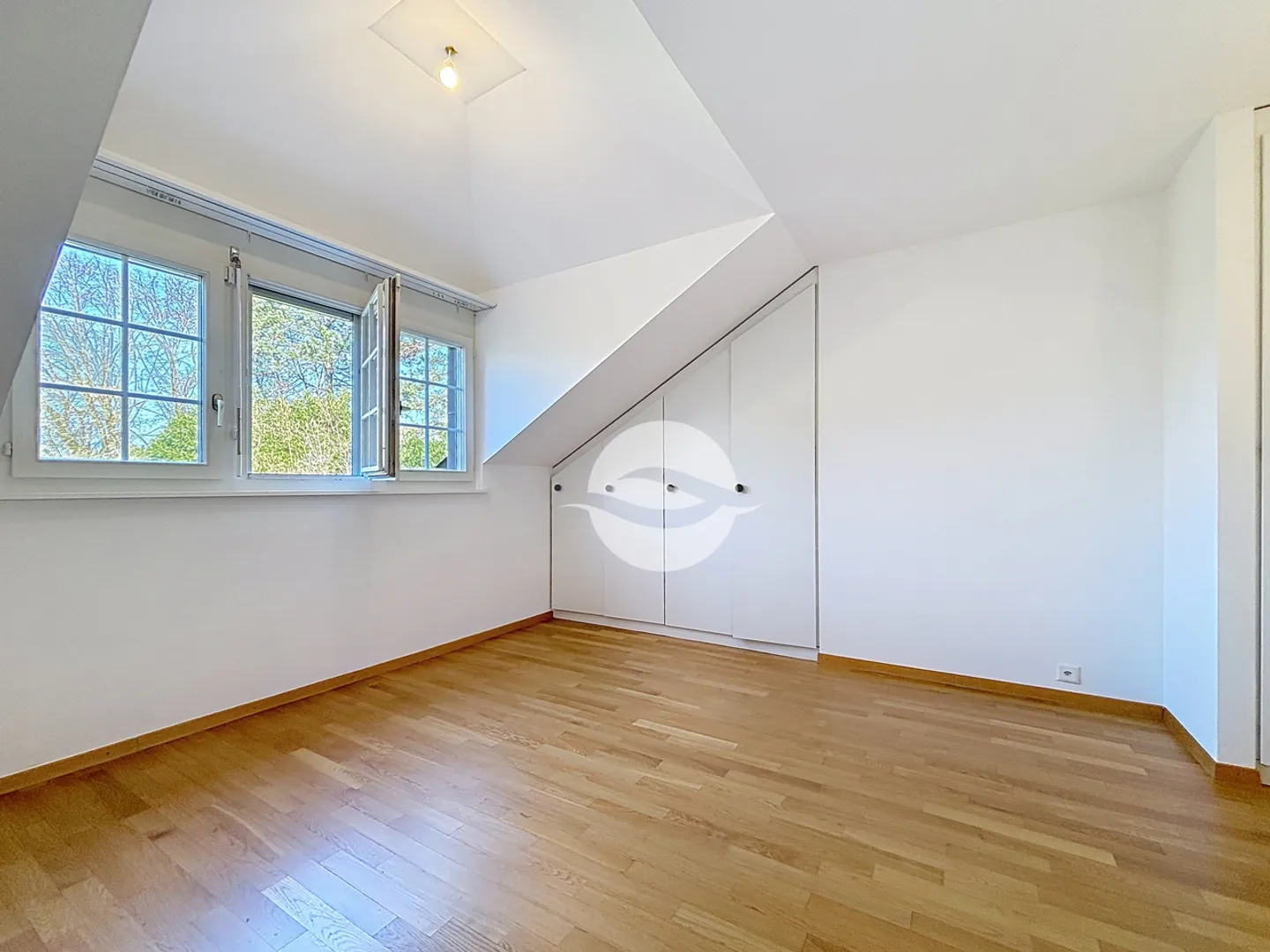 Luxusvilla am See - Foto 12 von 15