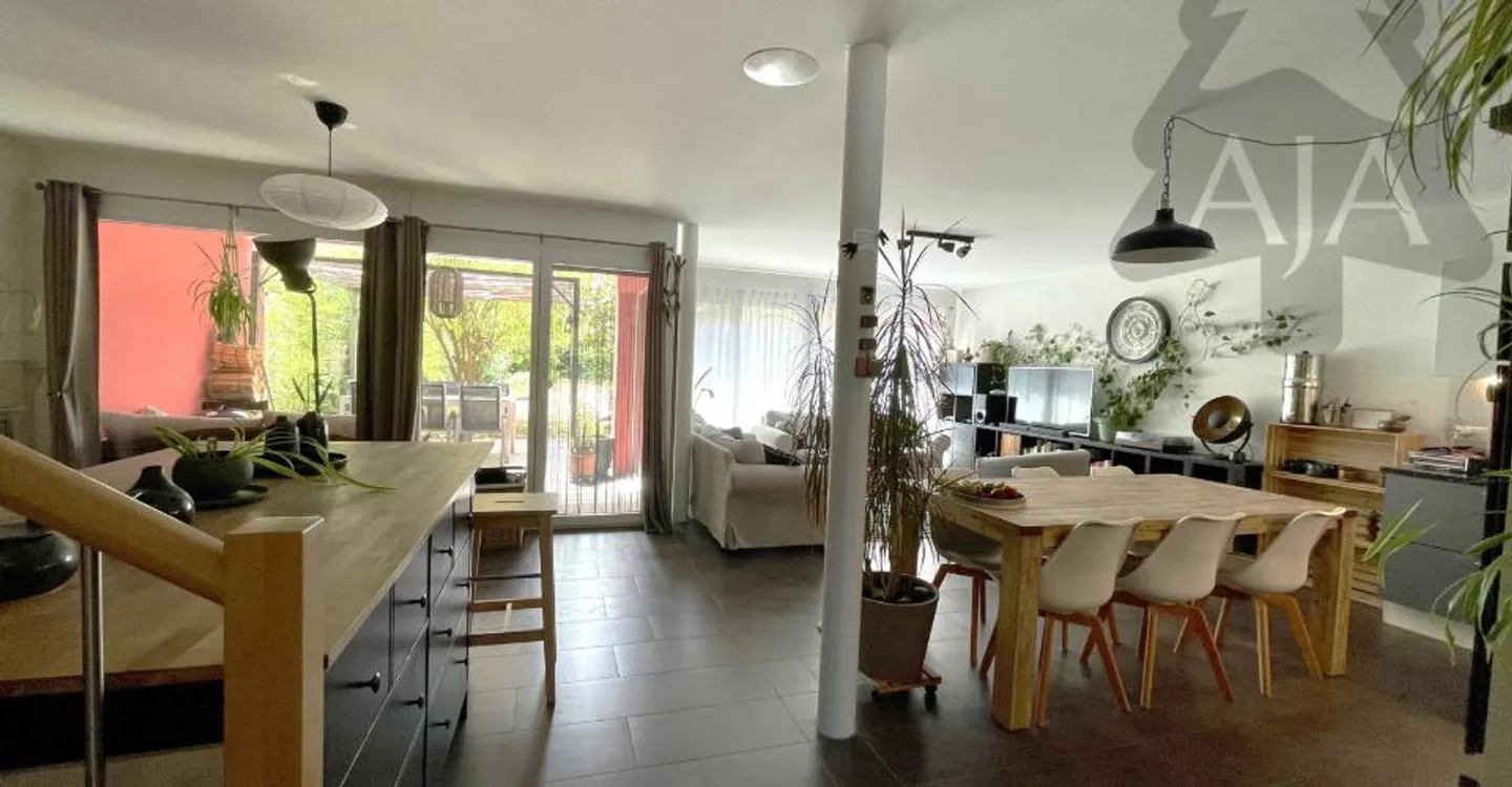 Cudrefin (nur einen Steinwurf vom See entfernt), sehr schöne Doppelhaushälfte mit 5,5 Zimmern und Garten - Foto 8 von 18