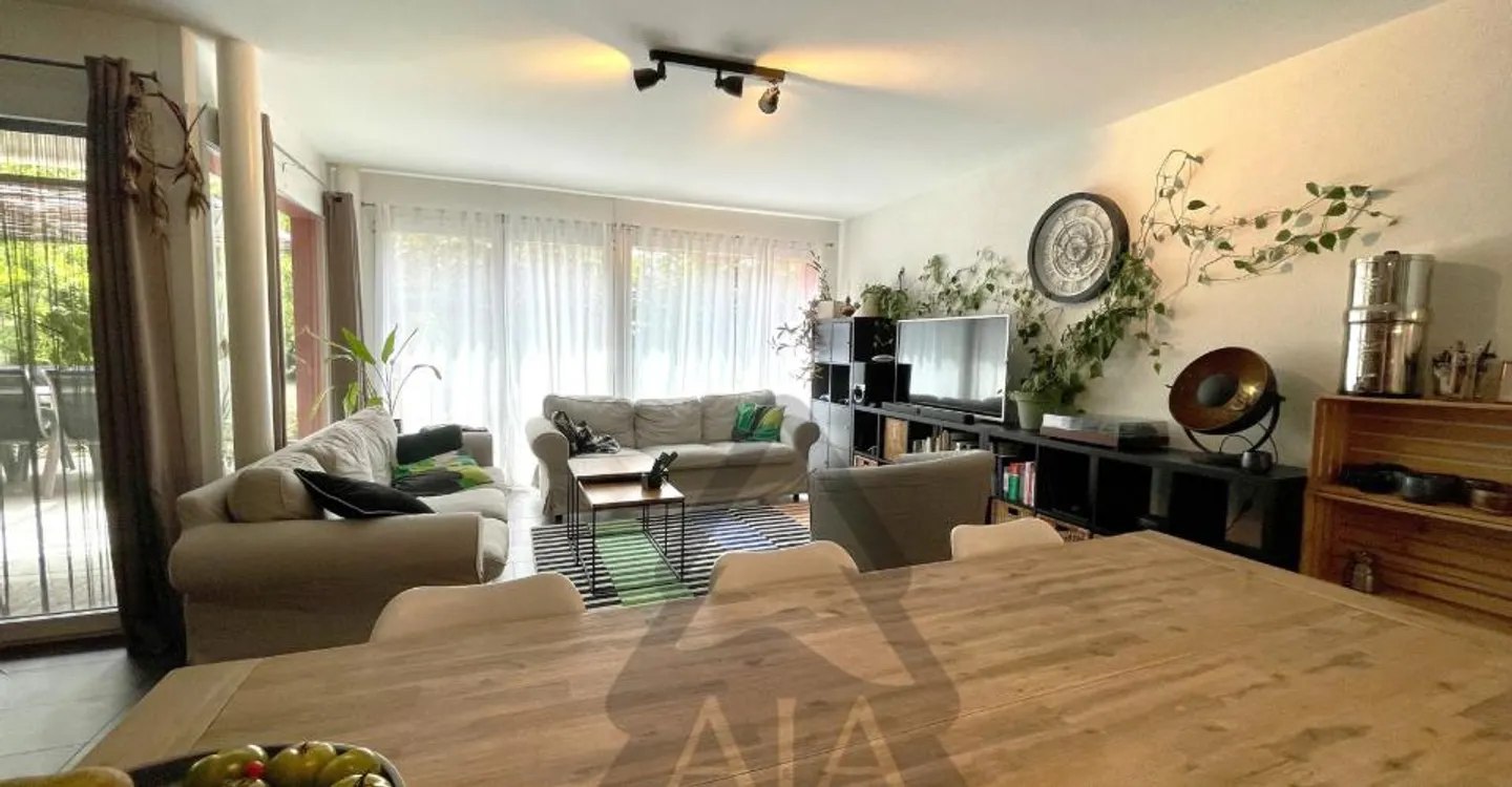 Cudrefin (nur einen Steinwurf vom See entfernt), sehr schöne Doppelhaushälfte mit 5,5 Zimmern und Garten - Foto 10 von 18