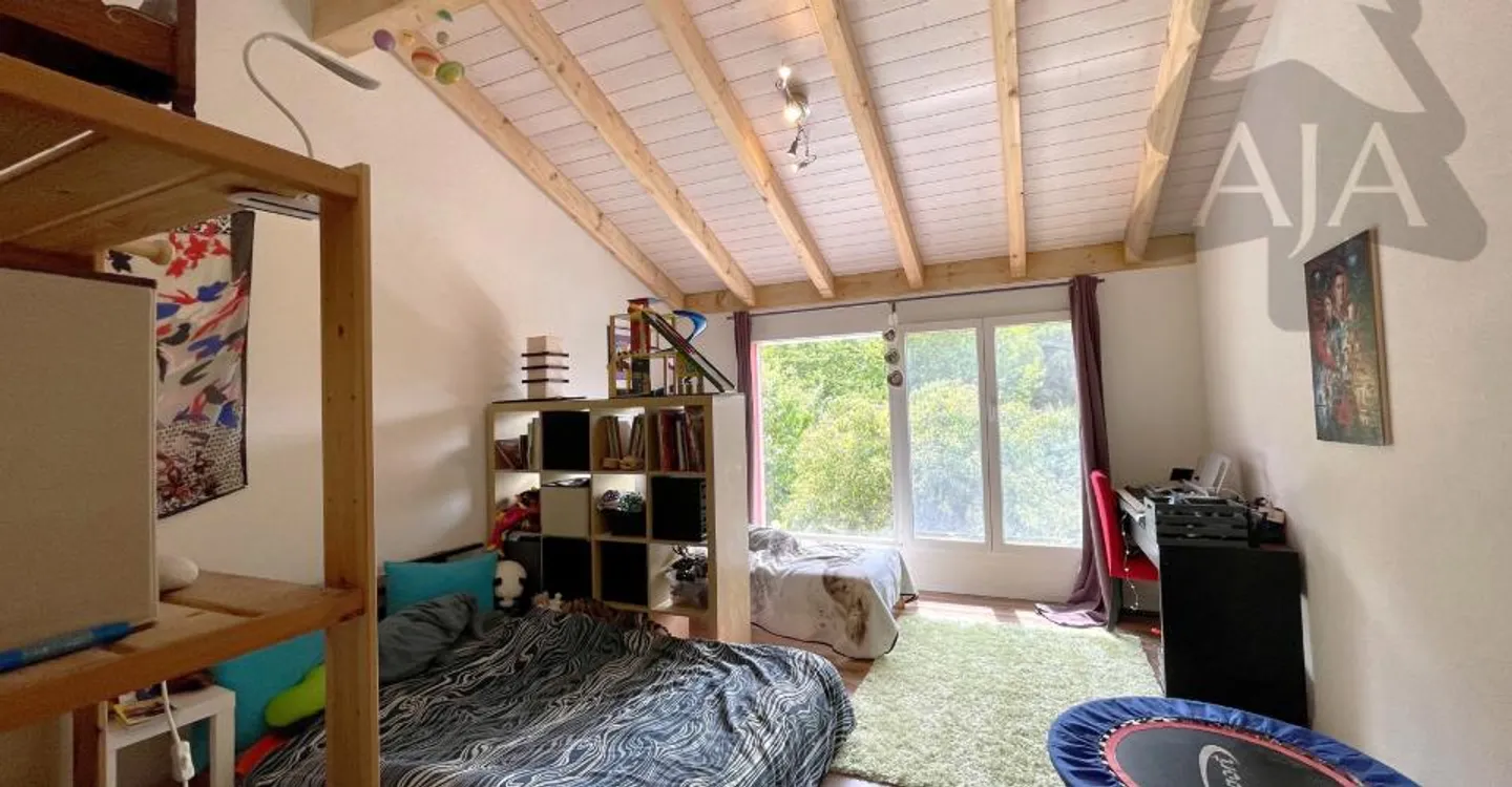 Cudrefin (nur einen Steinwurf vom See entfernt), sehr schöne Doppelhaushälfte mit 5,5 Zimmern und Garten - Foto 13 von 18